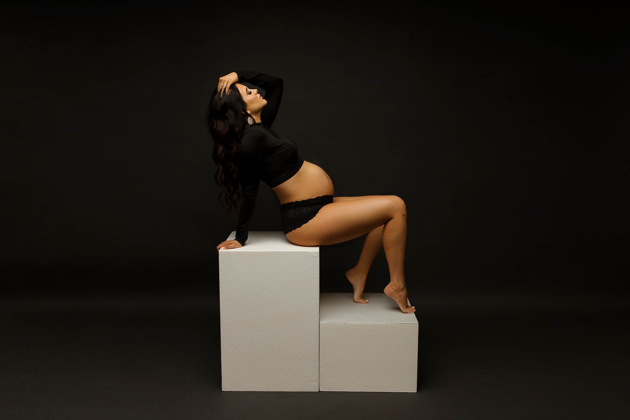 studio-maternity-photoshoot-farragut-tennessee